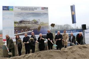 Spatenstichfeier in Ottensheim